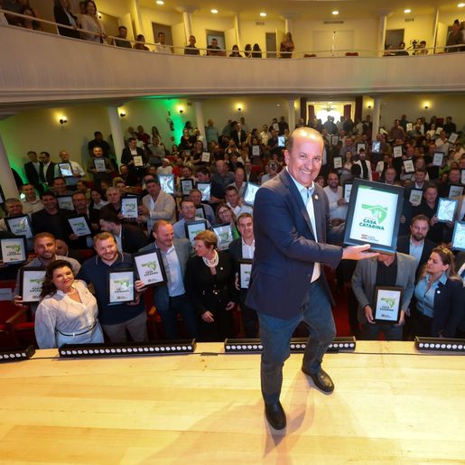 Municípios da AMEOSC são contemplados com casas populares