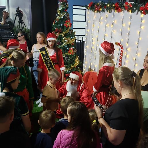 Grande público prestigia últimas atrações do "Iporã Natal Show" 2022