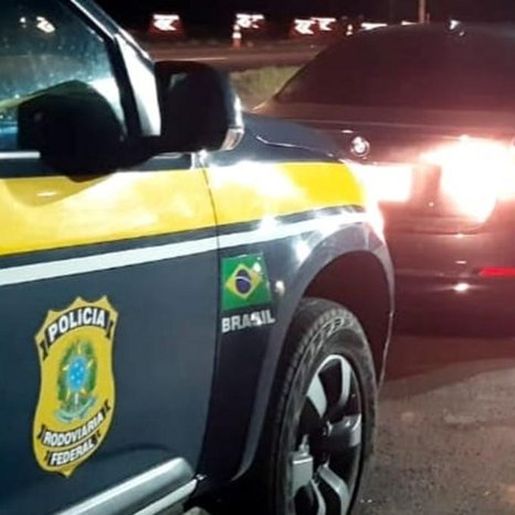 Para evitar apreensão por dívida, homem clona o próprio carro, mas é pego pela polícia