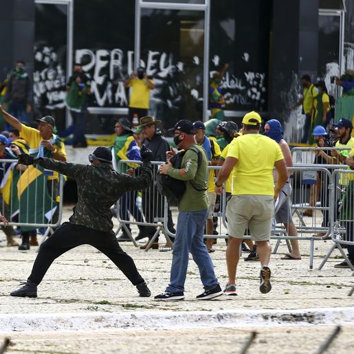 STF começa a julgar se torna réus mais 250 pessoas pelo 8 de Janeiro
