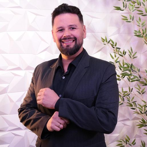 Uso excessivo de telas por crianças e adolescentes acende alerta de especialista