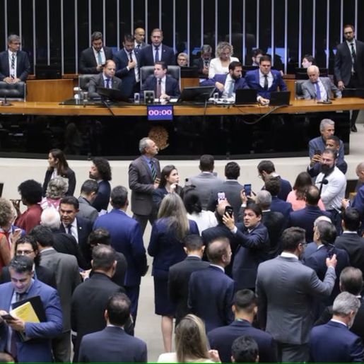 Câmara aprova urgência para projeto de anistia aos presos nos atos de 8/1