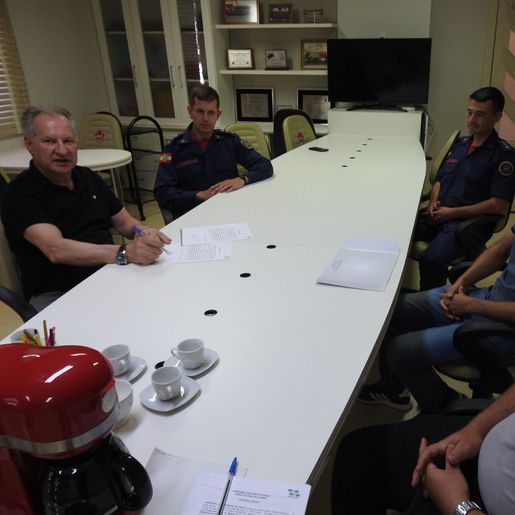 Trevisan entrega Ordem de Serviço para obras no 12º BBM