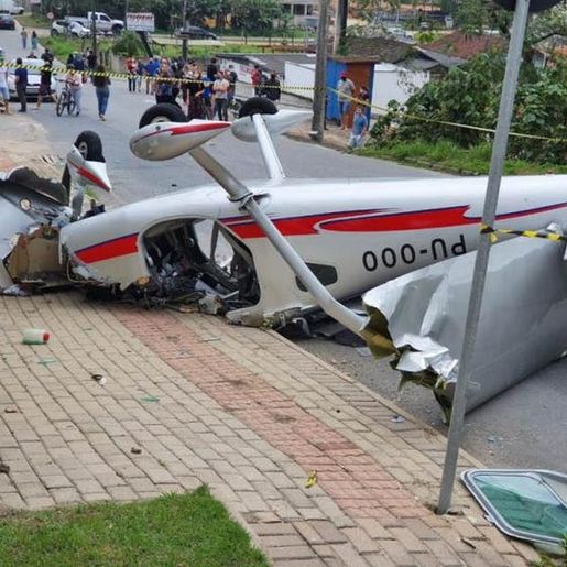 VÍDEO: Câmera registra queda de avião em cidade de Santa Catarina