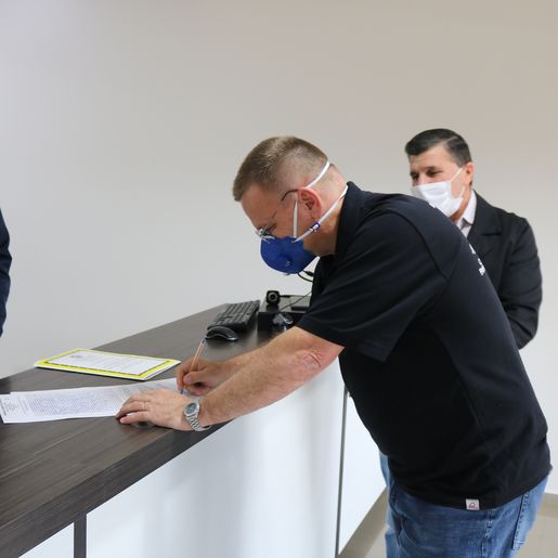 Oficializado repasse da área pública de linha Laranjeiras para Iporã do Oeste