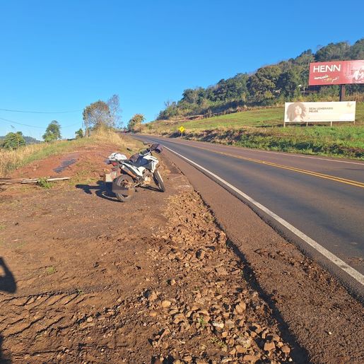 Colisão entre carro e moto deixa homem ferido na SC-386, em Mondaí