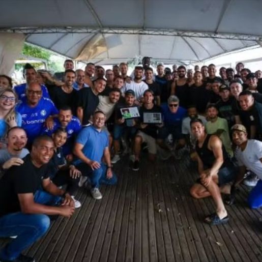 Grêmio fecha o ano com clima de incerteza sobre Renato e festa para Geromel