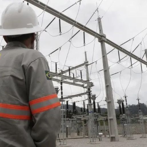 Falha em rede elétrica deixa moradores sem luz em SMOeste