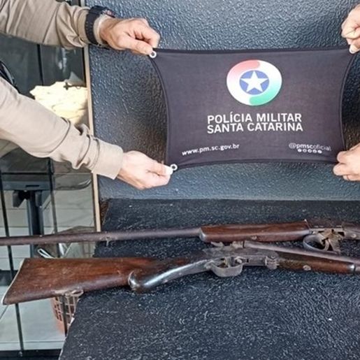 Homem acaba preso por ameaçar vizinhos com arma de fogo