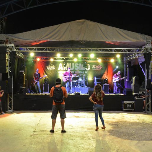 Feira do Músico movimenta final de semana em SMOeste