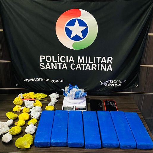 Dois jovens são presos com 4,3 Kg de maconha em Maravilha