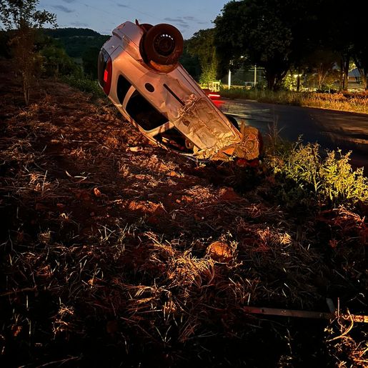Homem fica ferido em colisão com saída de pista na BR 158
