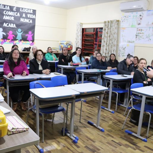 Campo Erê lança programa municipal de formação de professores