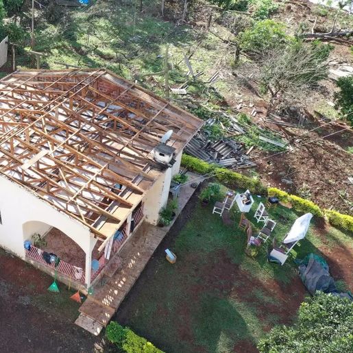 Tornado causou morte de uma pessoa e deixou 65 desalojadas no Oeste de SC