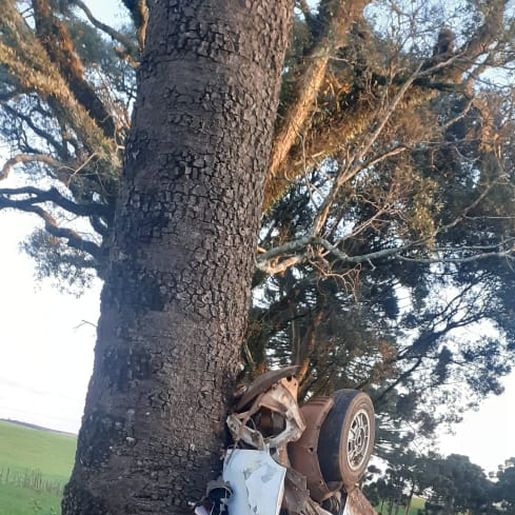 Acidente na SC-305 deixa duas pessoas feridas