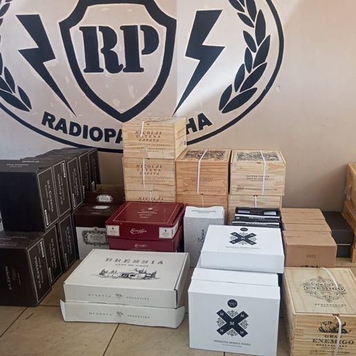 PM apreende 280 garrafas de vinho argentino em abordagem no interior de Maravilha