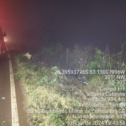 Motociclista de 47 anos fica ferido em saída de pista na SC-305