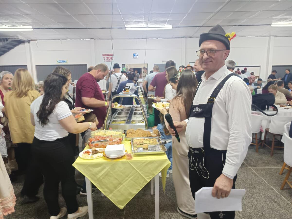 Jantar Alemão tem grande público na KerbFest de Iporã do Oeste
