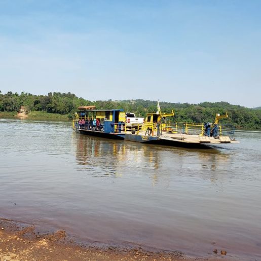 Travessia da barca sobre o Rio Uruguai em Mondaí volta a registrar maior movimentação