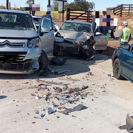 Colisão entre cinco veículos deixa um ferido na SC-305, em Campo Erê