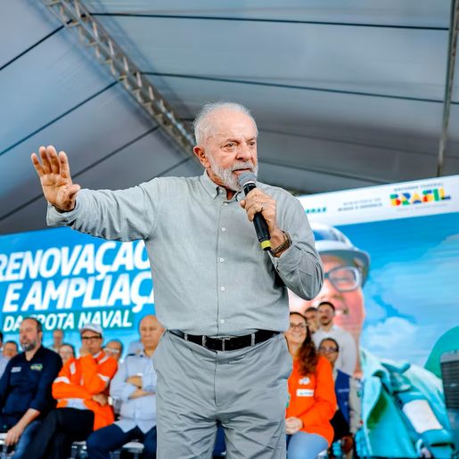 Em meio à baixa popularidade, Lula destaca Pé-de-Meia e Farmácia Popular em fala na TV