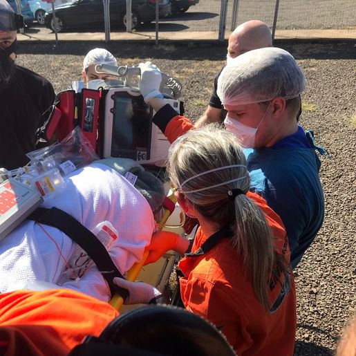 Ciclista sofre ferimentos graves após colisão contra carro em Caibi