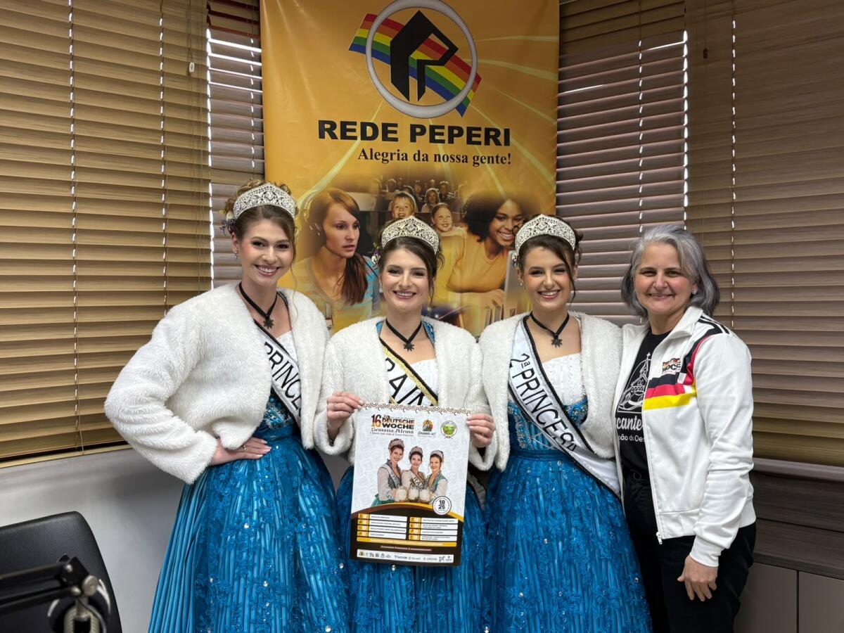Soberanas de São João do Oeste visitam Rádio Itapiranga para divulgação da Semana Alemã