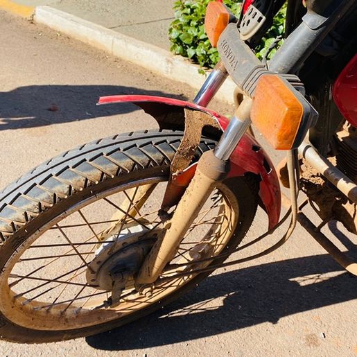 Motociclista foge após colisão no centro de Itapiranga