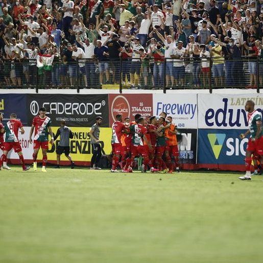 Grêmio leva 3 a 1 do União-FW e perde invencibilidade no Gauchão