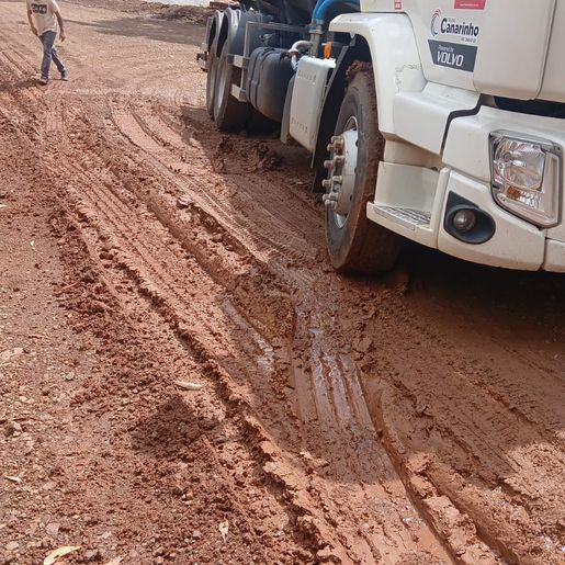 Chuvas causam estragos e Secretaria de Obras de Guaraciaba acelera recuperação de estradas