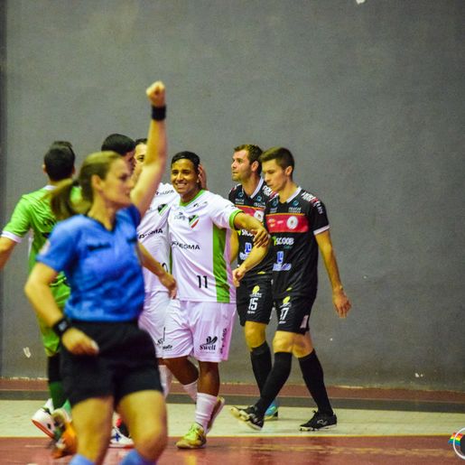 Liderando a Série Prata, São Miguel Futsal vence equipe de São Carlos