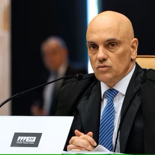 Moraes determina que X pague multa de R$ 10 milhões para voltar a funcionar no Brasil