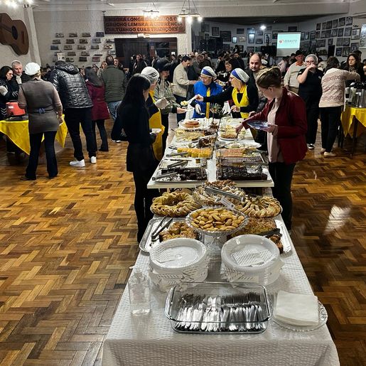 Cerca de 700 pessoas participam do Café Colonial do Lions Clube Universidade