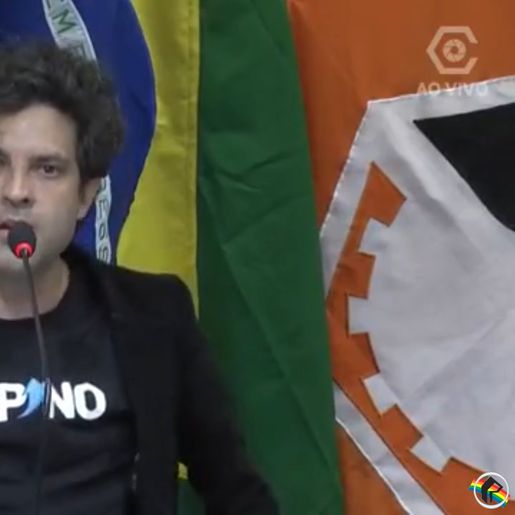 Vereador se exalta durante discurso, passa mal e desmaia; veja o vídeo