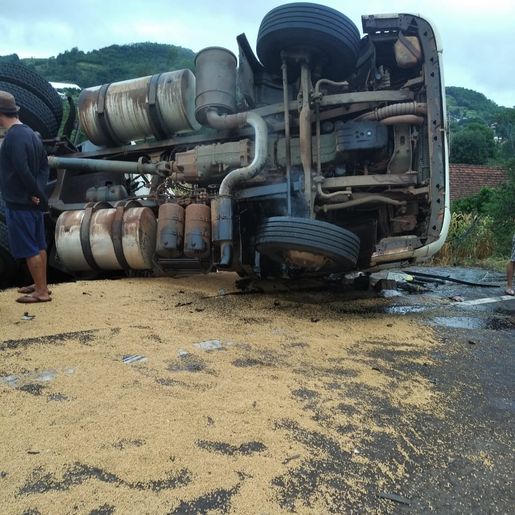 VÍDEO: Acidente na SC-161 em Romelândia deixa motorista ferido