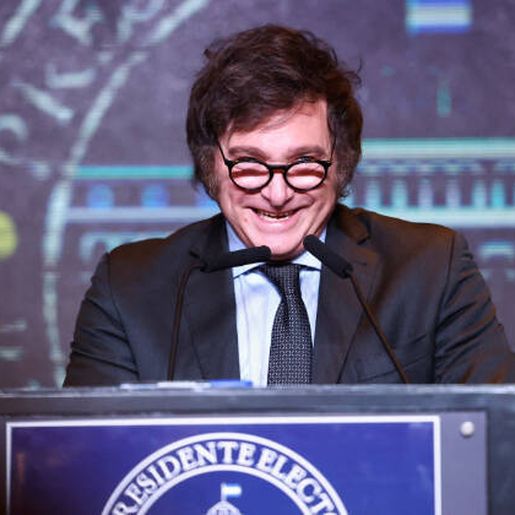 'Hoje começa o fim da decadência argentina', diz Javier Milei em seu 1º discurso como presidente