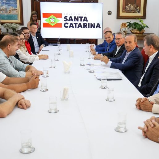 Jorginho Mello recebe acordo para reajuste de 7,2% no piso regional de 2025