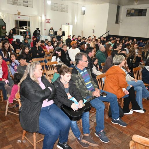 Dia das Famílias reúne mais de 200 pessoas em Descanso