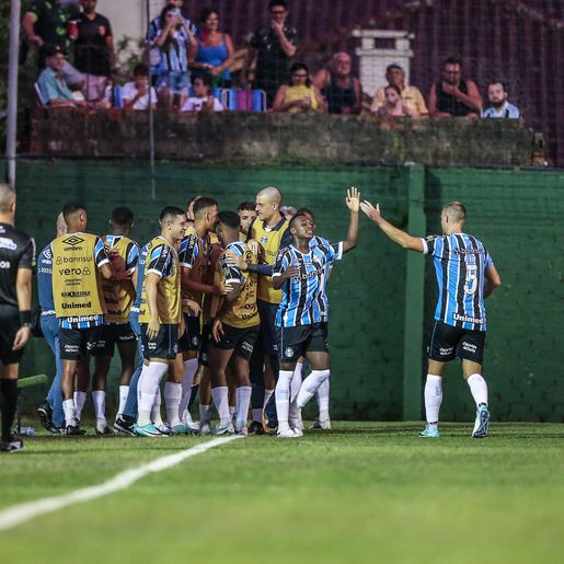 Grêmio vence o Avenida e mantém a liderança do Campeonato Gaúcho