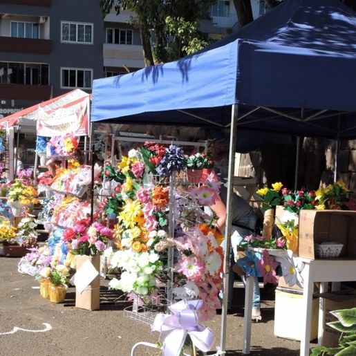 Prefeitura de SMO abre inscrições para ambulantes venderem flores e velas no feriado de Finados
