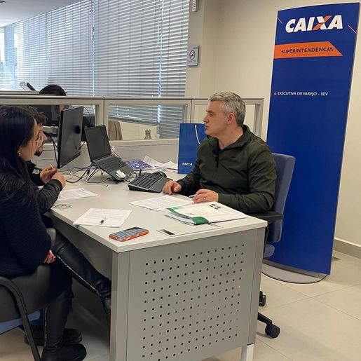 Prefeito assina contratos para 67 novas casas populares em São Miguel do Oeste