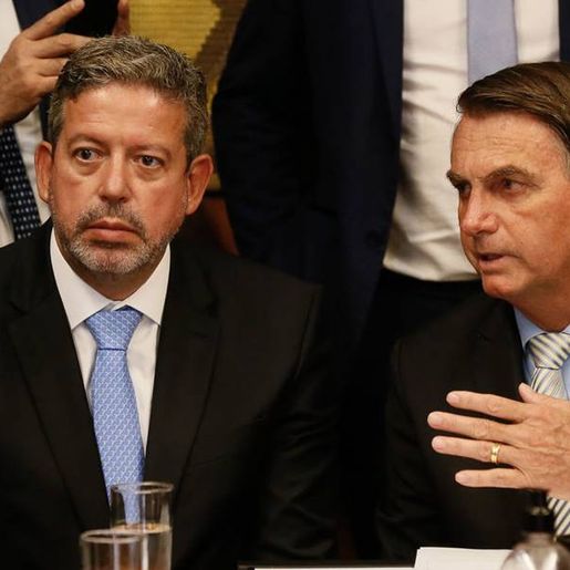 Bolsonaro se reúne com Guedes e Lira para discutir preço dos combustíveis