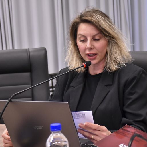 Vereadora pede estacionamento em frente à unidade de saúde no Bairro São Gotardo