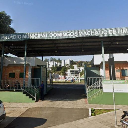 Trabalhador morre ao levar choque elétrico em estádio de time de futebol em SC