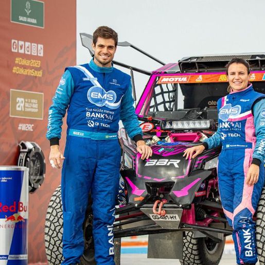 Catarinense é primeira brasileira a competir como pilota no rali Dakar