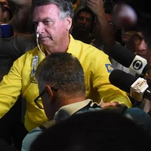 Bolsonaro passa por cirurgia no intestino em Brasília