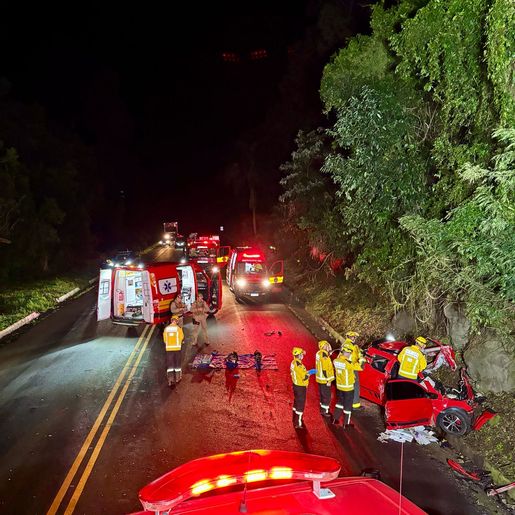 Homem morre em colisão entre carro e carreta na BR 158