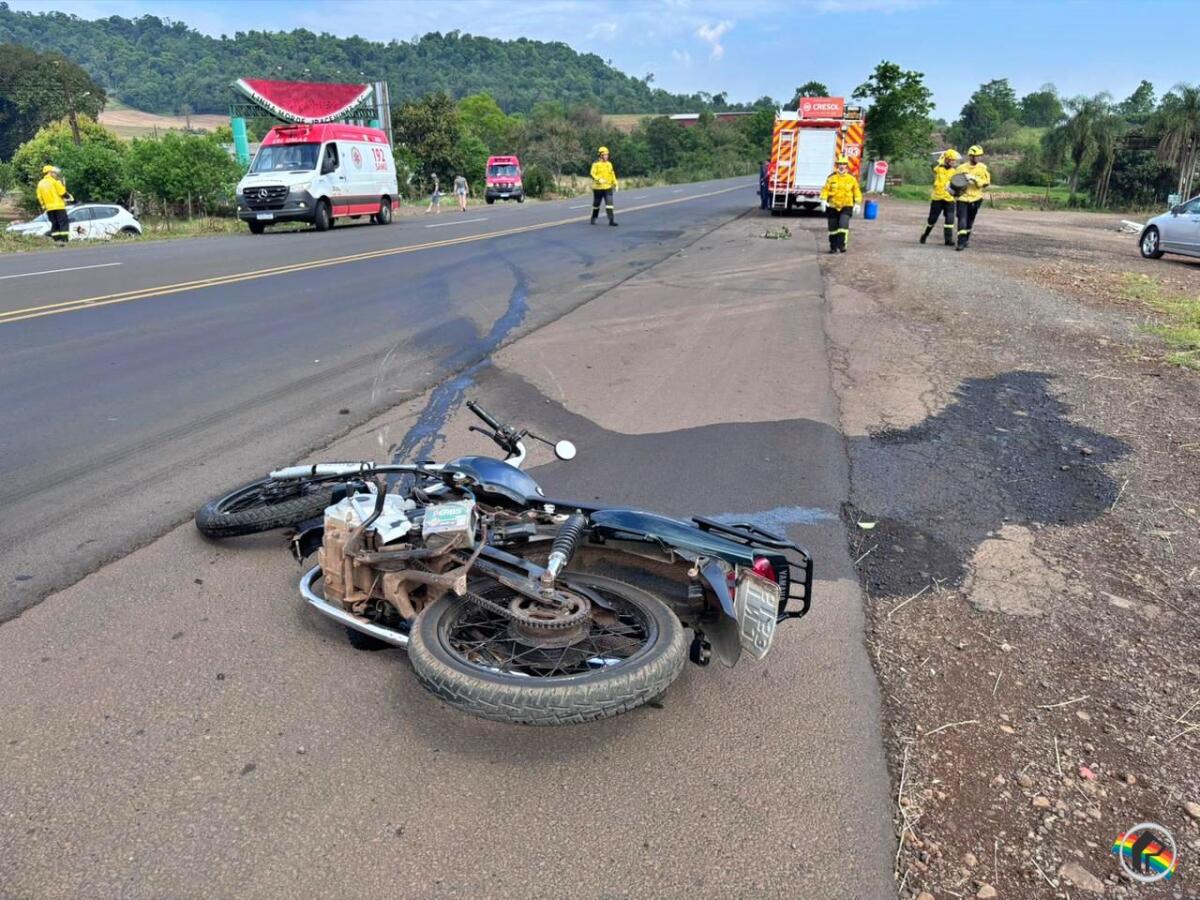 Motociclista fica ferido em acidente entre carro e moto na BR-282, em Iraceminha
