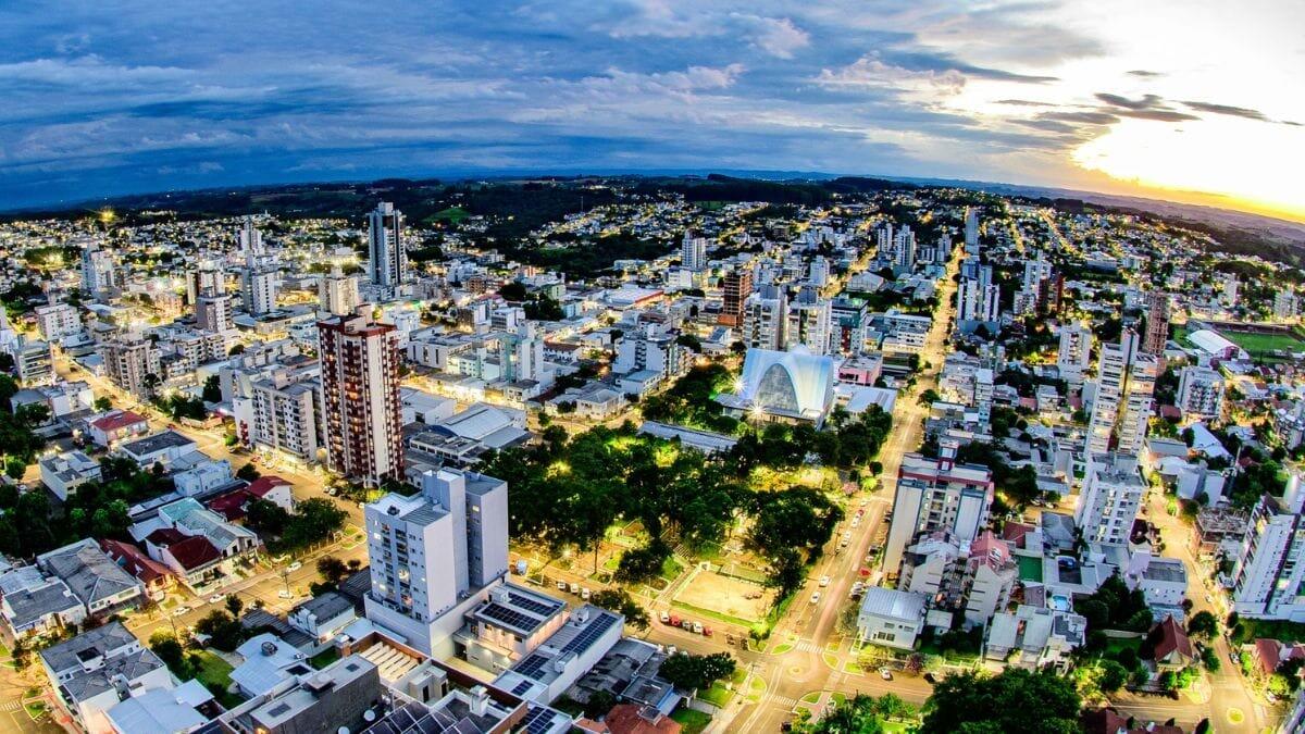 São Miguel do Oeste fecha 2025 com alta de 8% no saldo de empresas e mais de 1,4 mil novos CNPJs