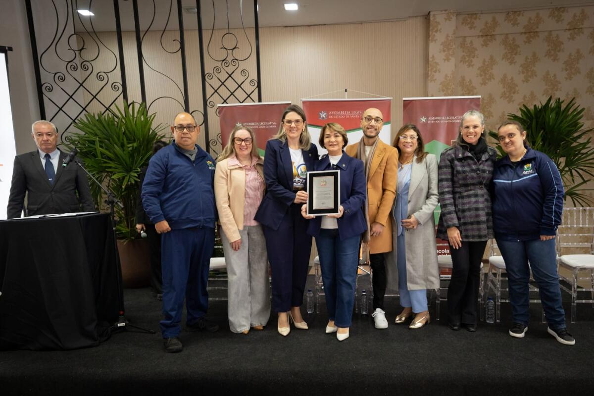 APAE de Itapiranga recebe homenagem por 40 anos de atividades